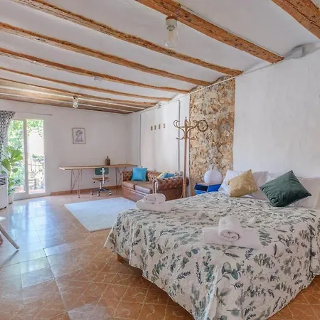 Bohemian With Internal Balcony * Aldover